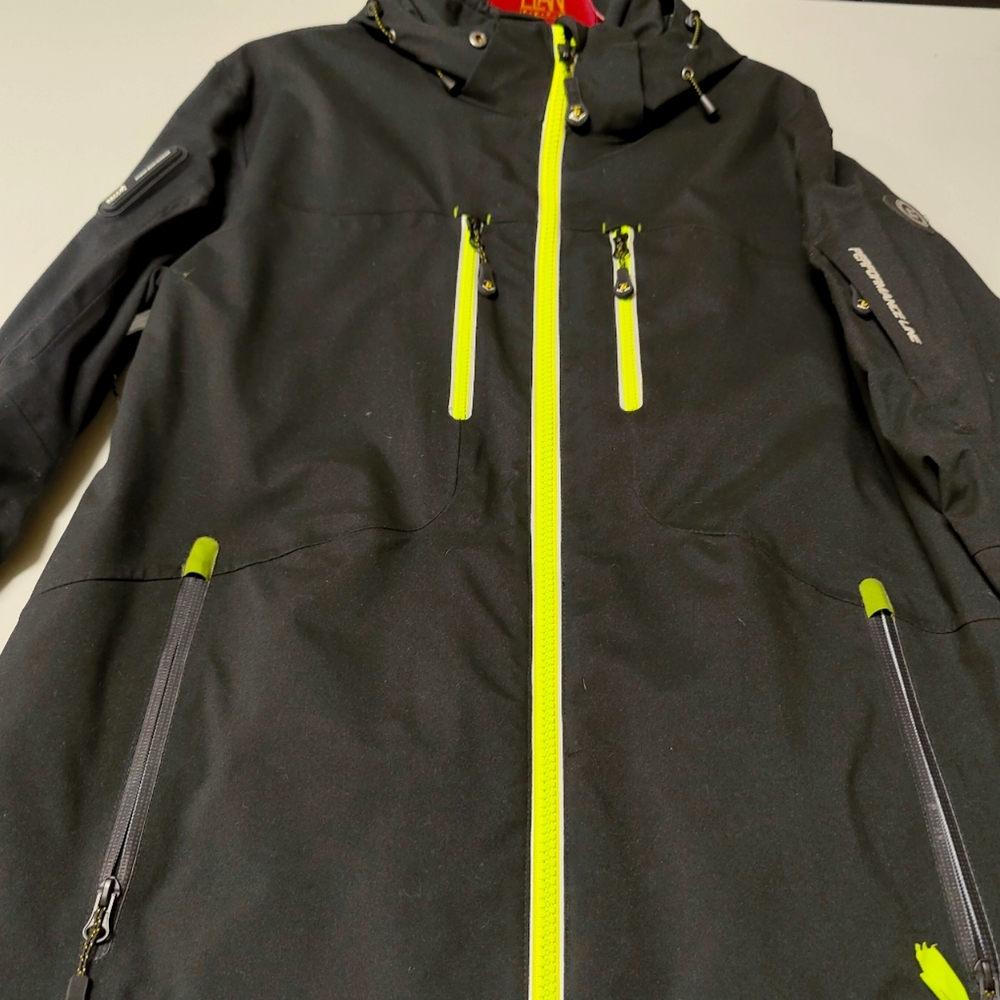 Brand New with tags Killtec men's ski jacket size L.